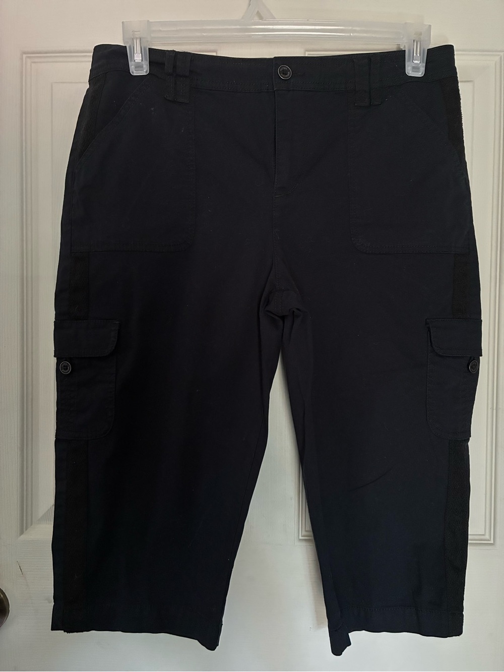 Gloria Vanderbilt cargo Capri all around slimming lack size 10